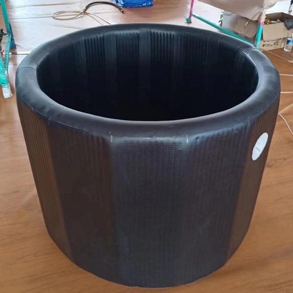 Black Circular Cold Water Recovery Pod