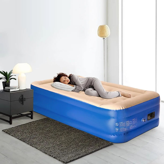 Inflatable Built-in Pump Bed