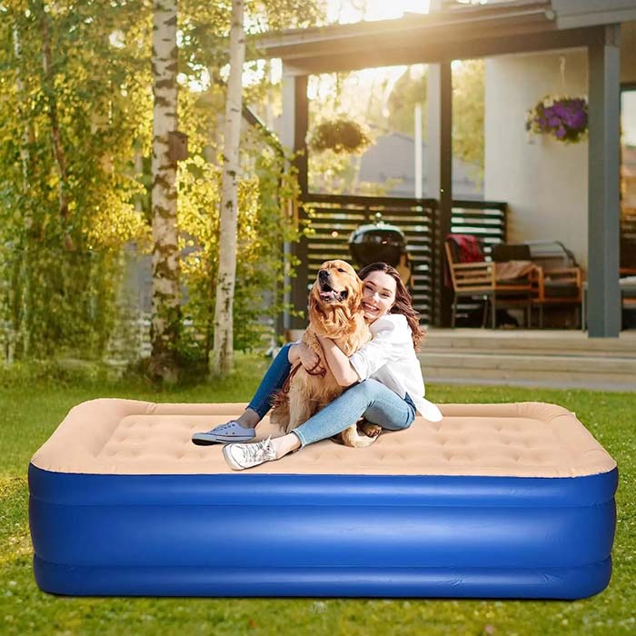 Inflatable Built-in Pump Bed